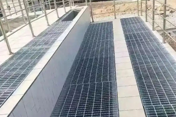 厦门中铁建天津滨海新区污水处理厂安装平台钢格栅